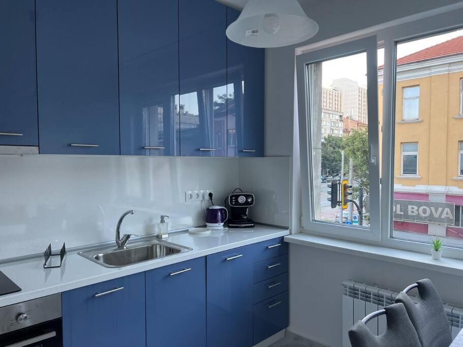 Cool 1-br Apt, Metro & Central Bus & тrain Station * Sofía