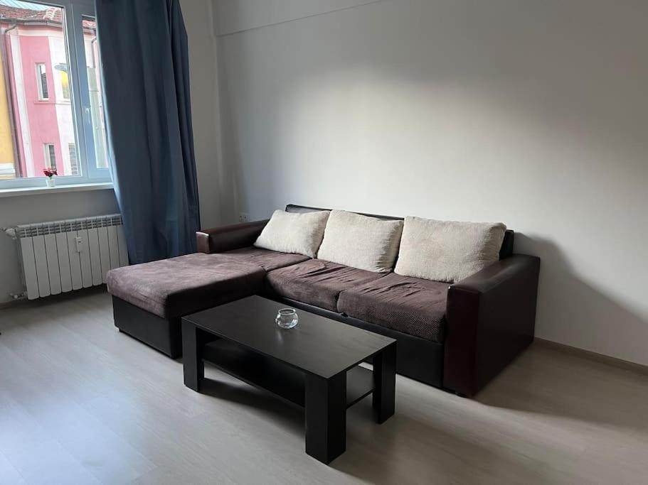 Apartamento Cool 1-br Apt, Metro & Central Bus & тrain Station *